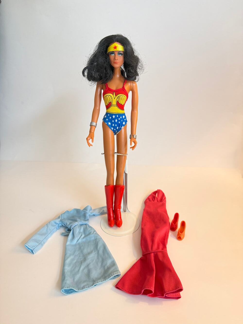 Vintage 1976 DC Comics Wonder Woman Action Figure Doll Lashes and Accessories